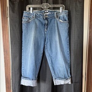 Liz & Co. Light Blue Cropped Jeans